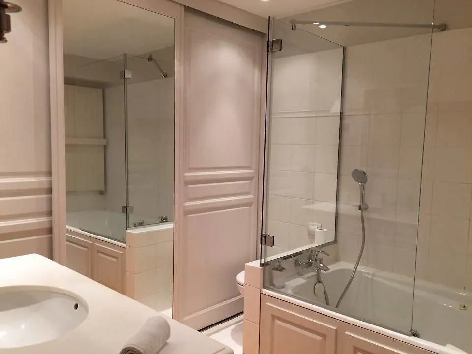 1 Square Du Docteur Blanche - 16 Bed & Breakfast Paris