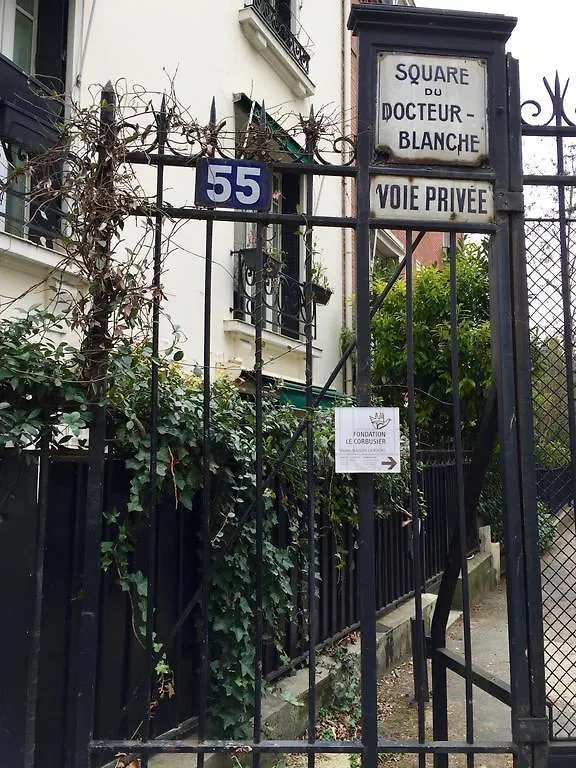 Bed & Breakfast 1 Square Du Docteur Blanche - 16 Paříž